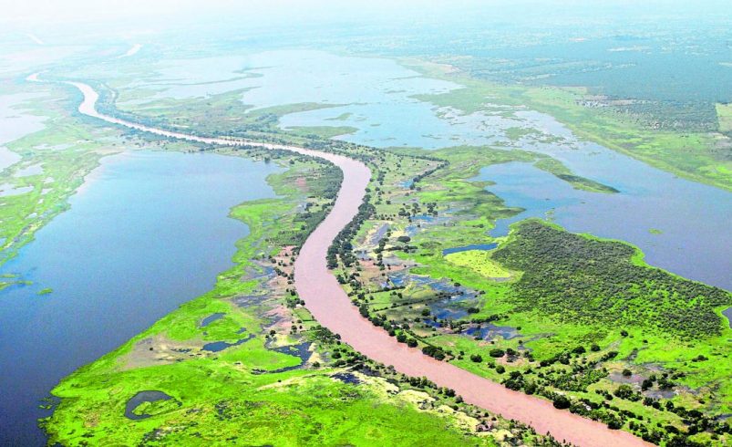 Contralor en las obras del canal Dike