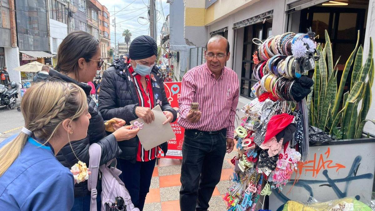 Trabajo informal de cuentas claras, que se absorbe más en Colombia