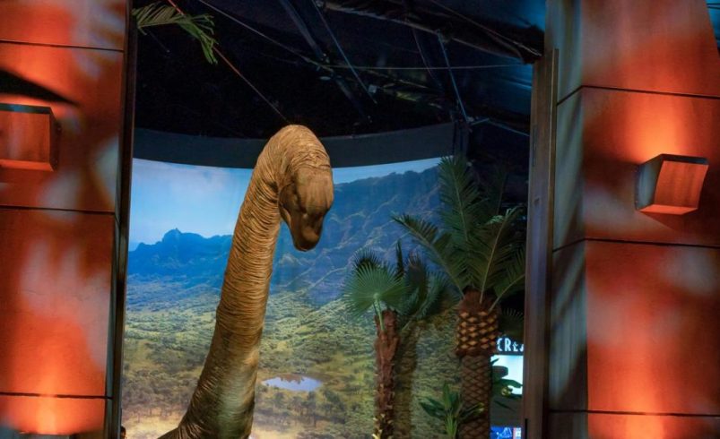 La experiencia se abre en Bogotá con tecnología animatrónica y una gira interactiva