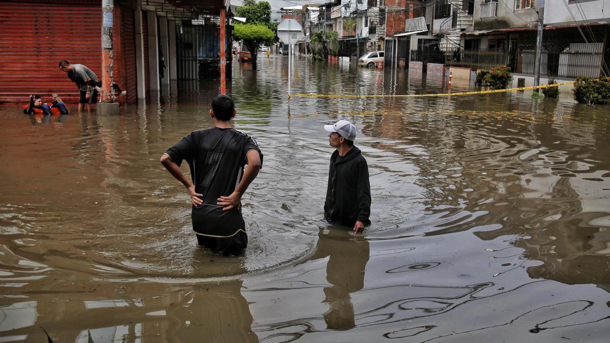 La lluvia afecta el suministro de agua en Villavicencio, cuatro carreteras objetivo y genera inundaciones en once municipios