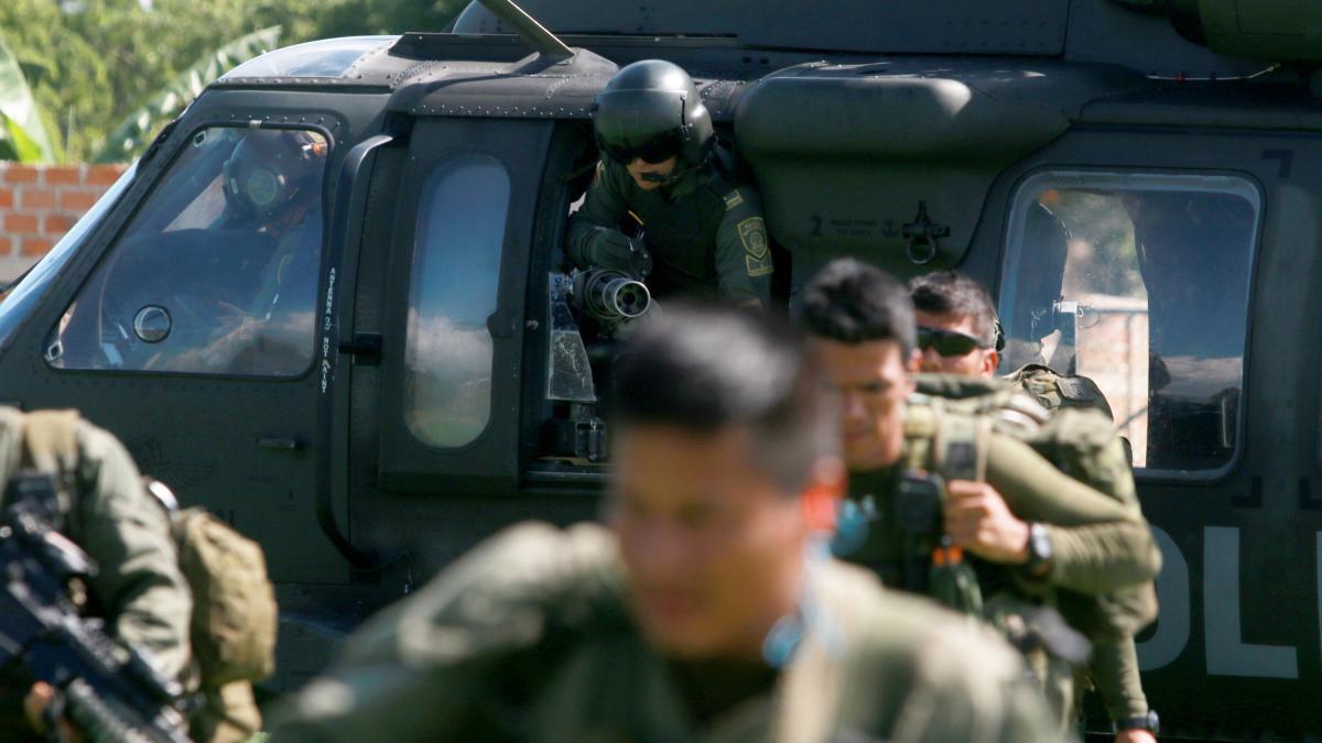 La recompensa millonaria ofrecida por la Policía Nacional para seis hombres uniformados: «Son viles asesinatos»
