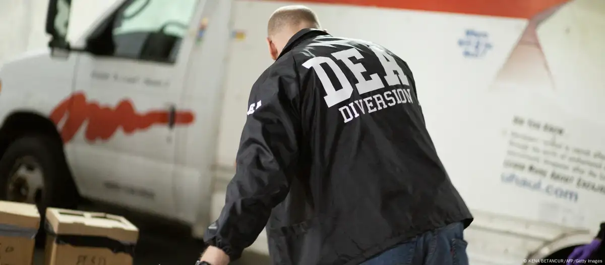 Más de 100 migrantes arrestados por la DEA en Colorado –