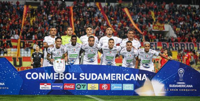 Una vez que Caldas visita a Bolivia por primera vez para los torneos de Conmeboly