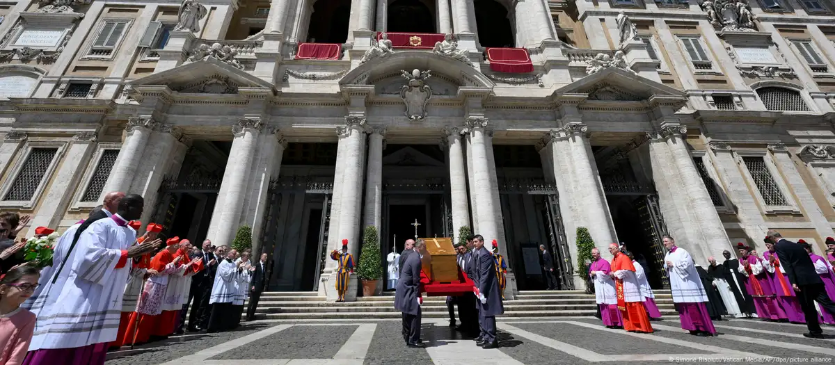 Visitas a la tumba del Papa –