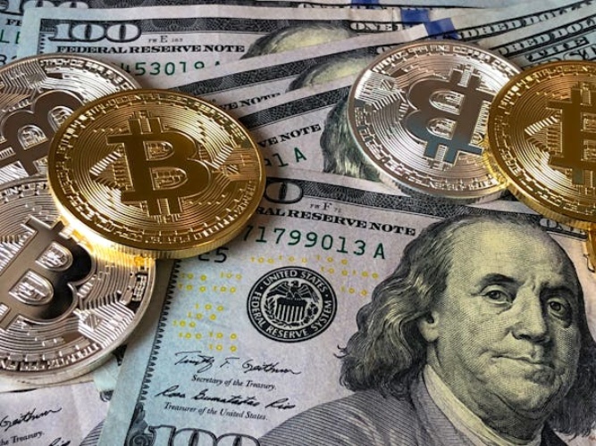 El dólar permanece estable con los datos económicos negativos –