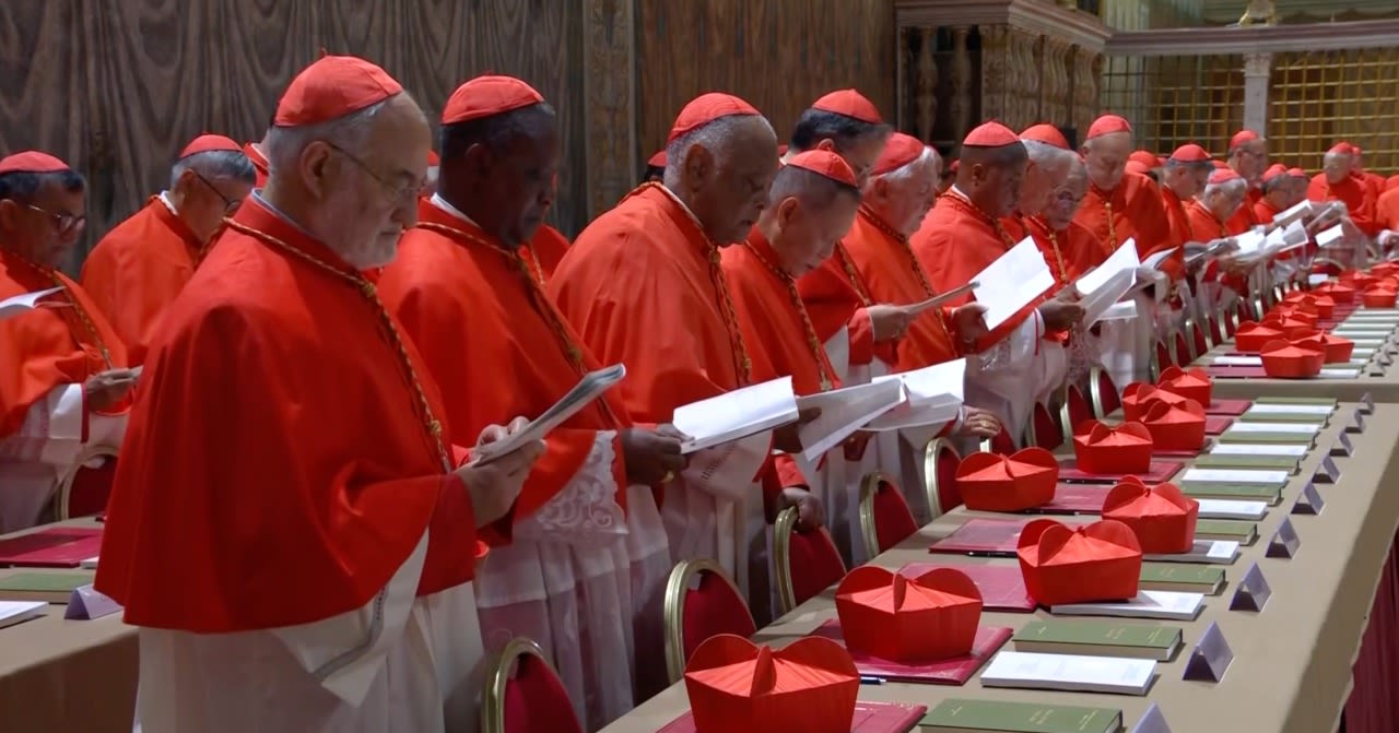 Cónclave, los Cardenales se prestan un juramento y se encerran en la Capilla Sistine –