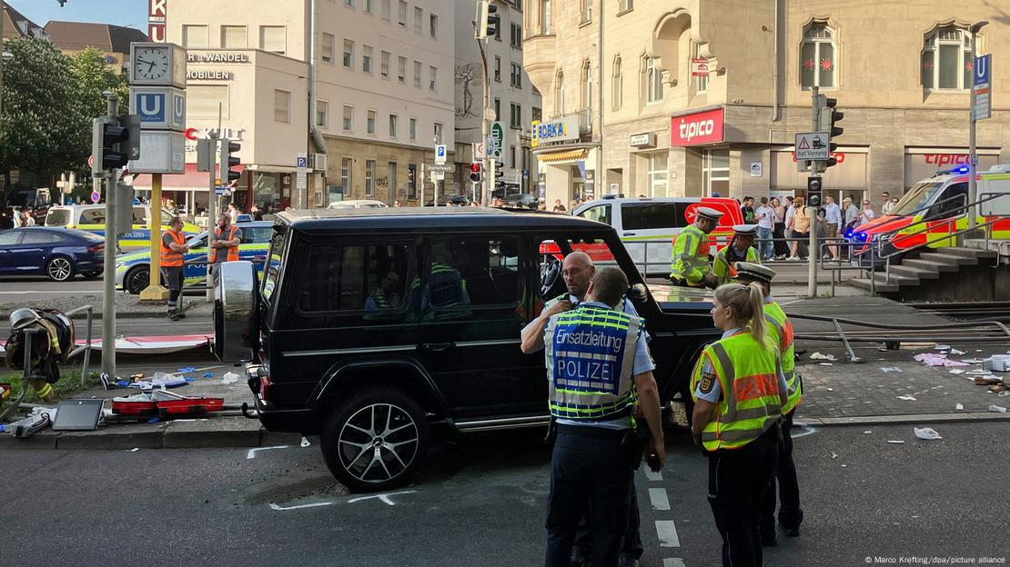 Una multitud estaba abrumada por un vehículo en Alemania –