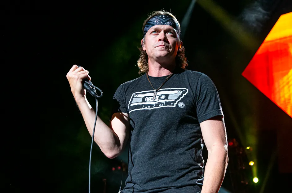 Brad Arnold: Vocalista de 3 puertas revela que sufre de etapa 4 – Cáncer adicional