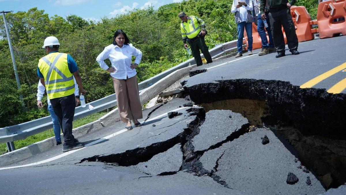 En un mes, el tráfico en acceso al puente Juan de Acosta sería restaurado