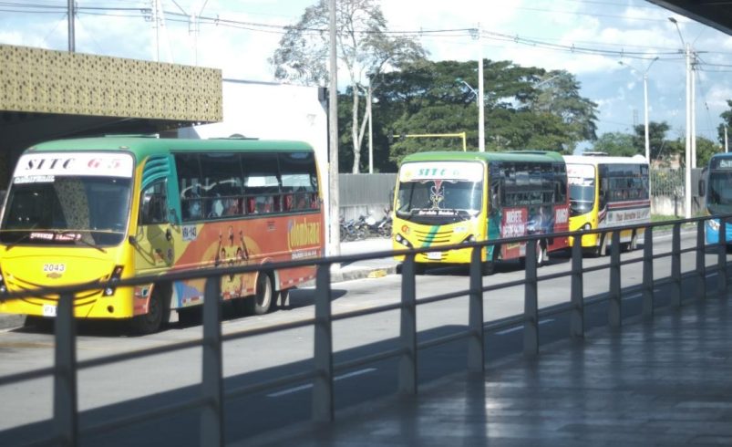 ¿Cómo funciona la primera ruta que comenzó dentro del plan piloto del sistema de transporte complementario en Cali?