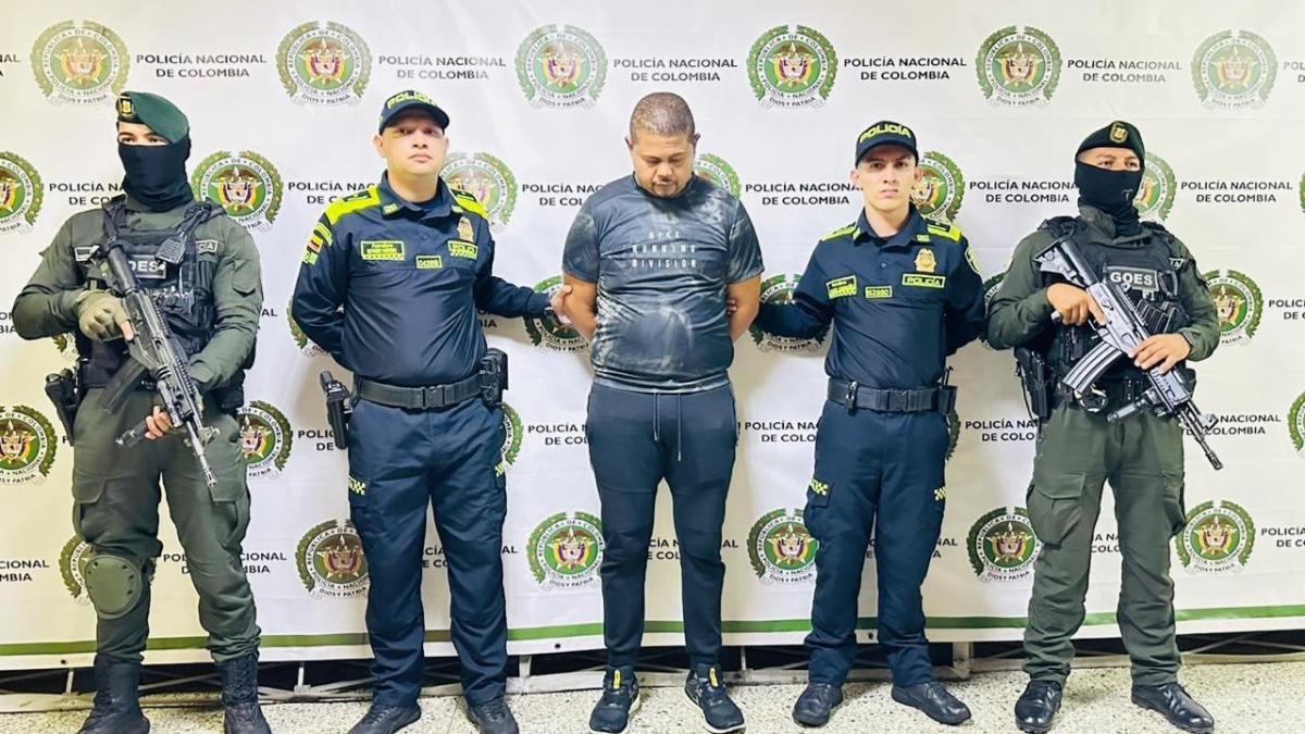 Capturado en Medellín Panamano Líder de la banda ‘Kill the Nasty’ Buscando a Interpol y vinculado al FARC

 – Tinta clara