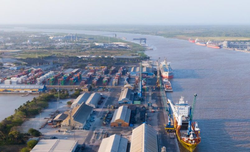 DiMar refuerza el mantenimiento en el canal de acceso al puerto de Barranquilla antes del aumento del nivel del río Magdalena

 – Tinta clara
