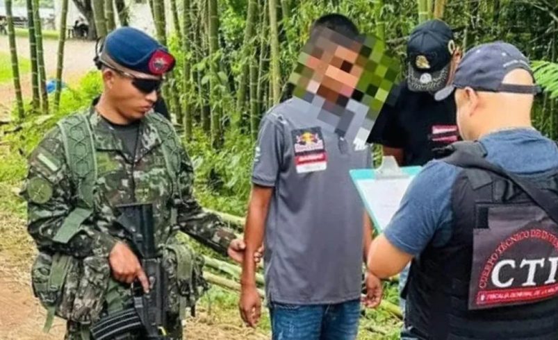 Este es el presunto disidente de FARC indicado de ataques con explosivos contra el ejército en el sur de Cauca

 – Tinta clara