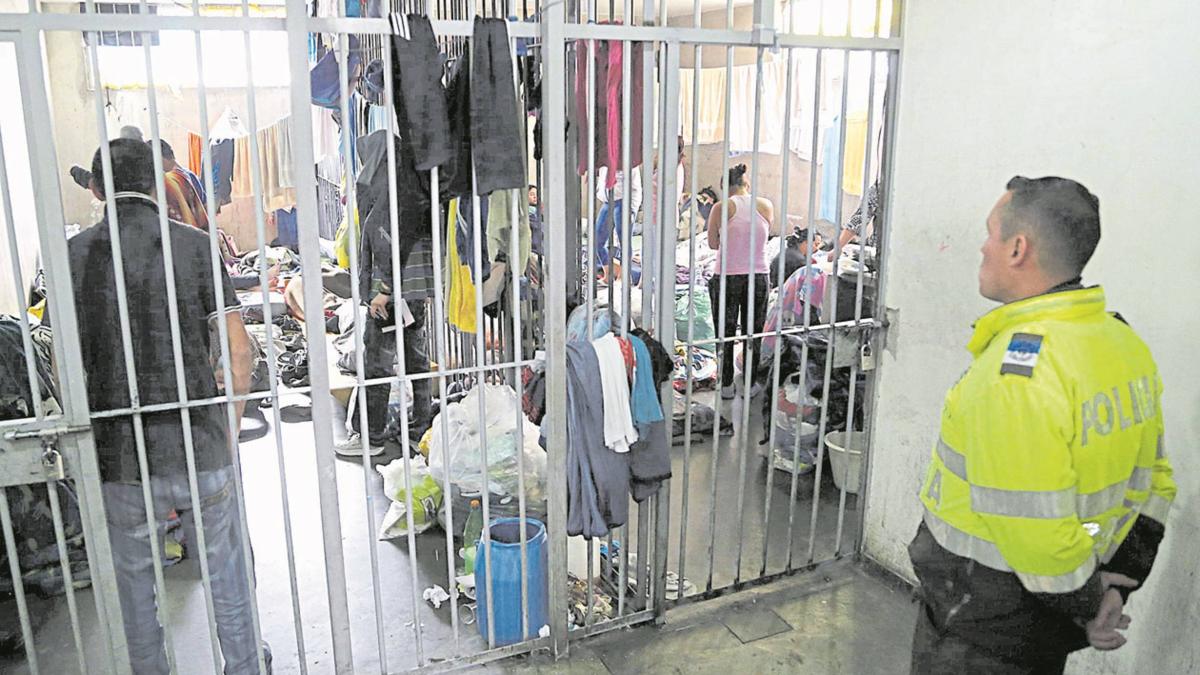 Gobernador de Bolívar advierte la crisis fiscal por alimentar a los detenidos en URI y en estaciones de policía