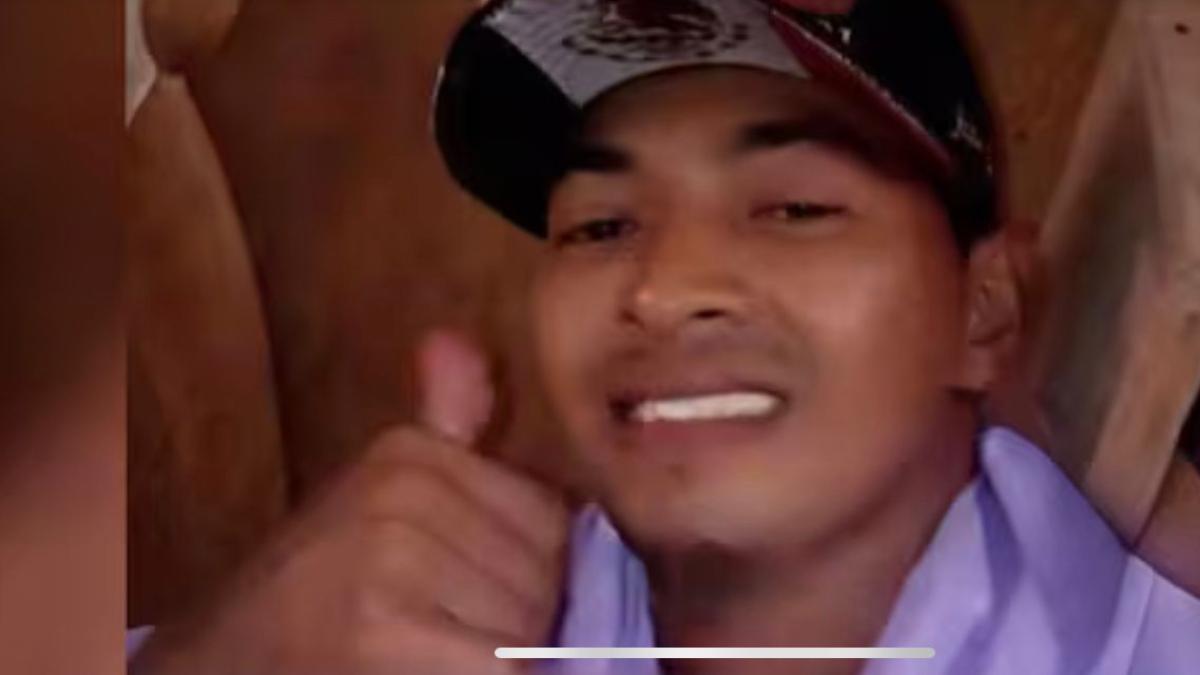 Le roció gasolina y luego prendió fuego