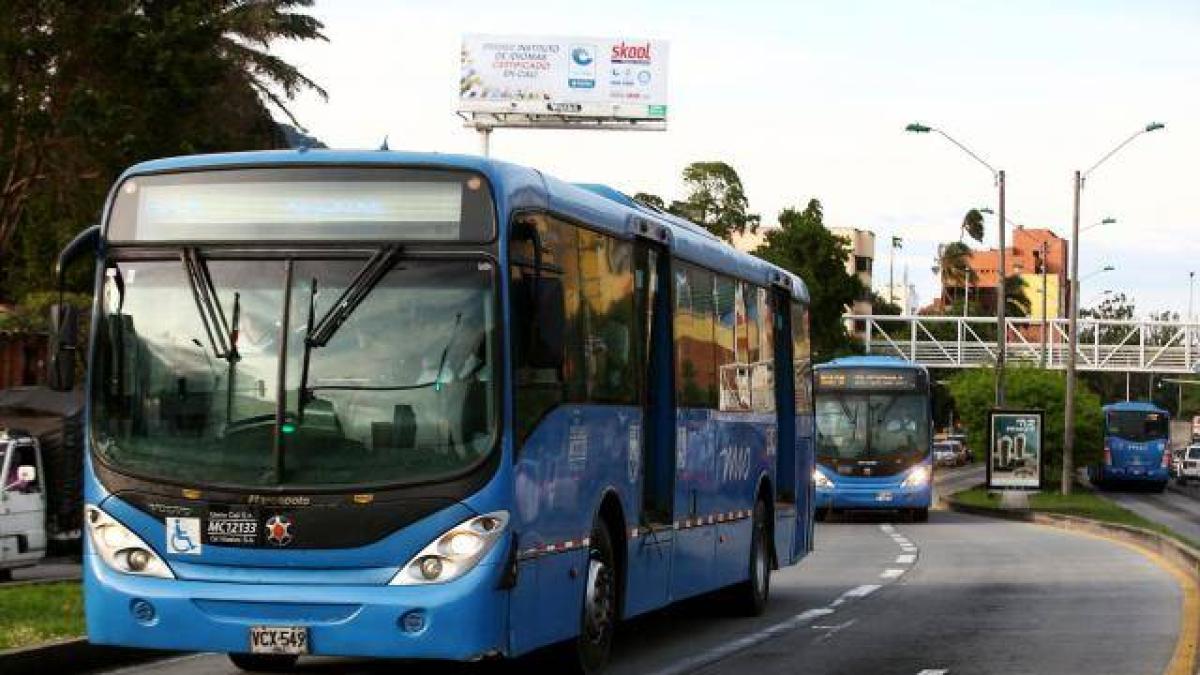 Motociclista que transportó a Menor sin un casco atacó verbalmente al conductor de la mina en Cali

 – Tinta clara