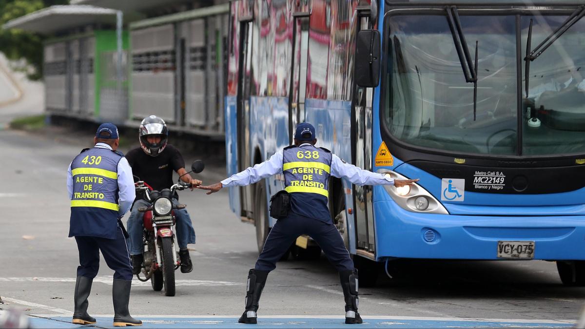 Piense bien antes de tratar de escapar de un control de movilidad en Cali; El vehículo podría ser incautado
