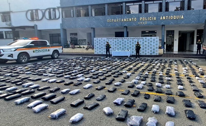 Un hombre fue capturado con más de media tonelada de marihuana oculta en la carga de un camión en Antioquia

 – Tinta clara