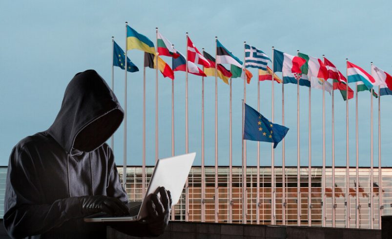 Su estrategia en Europa y España habla directamente a los gobiernos.

 – Tinta clara