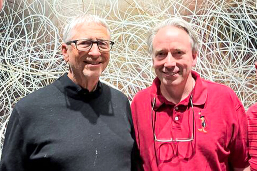 Bill Gates y Linus Torvalds habían sido rivales durante 30 años. Lo curioso es que acaban de conocer y se ha hecho una selfie

 – Tinta clara
