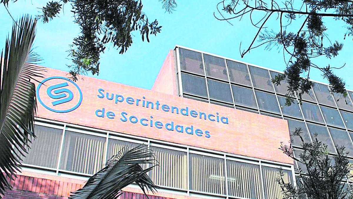 Las empresas que son más grandes en Colombia venden más, ganan más, pierden más

 – Tinta clara
