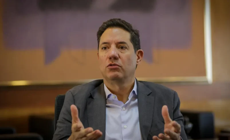 César Prado, Banco de Bogotá

 – Tinta clara