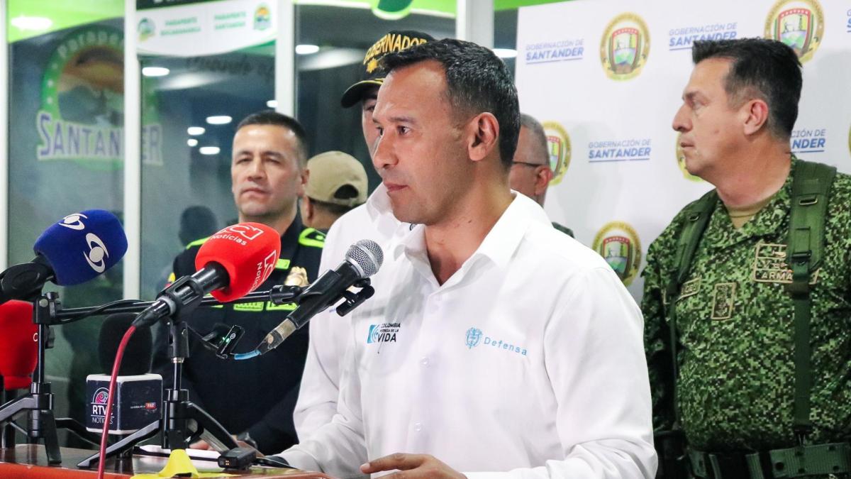 ¿Cómo está Santander en extorsión y crimen? Esto le dio al Ministro de Defensa durante su visita a Floridablanca

 – Tinta clara
