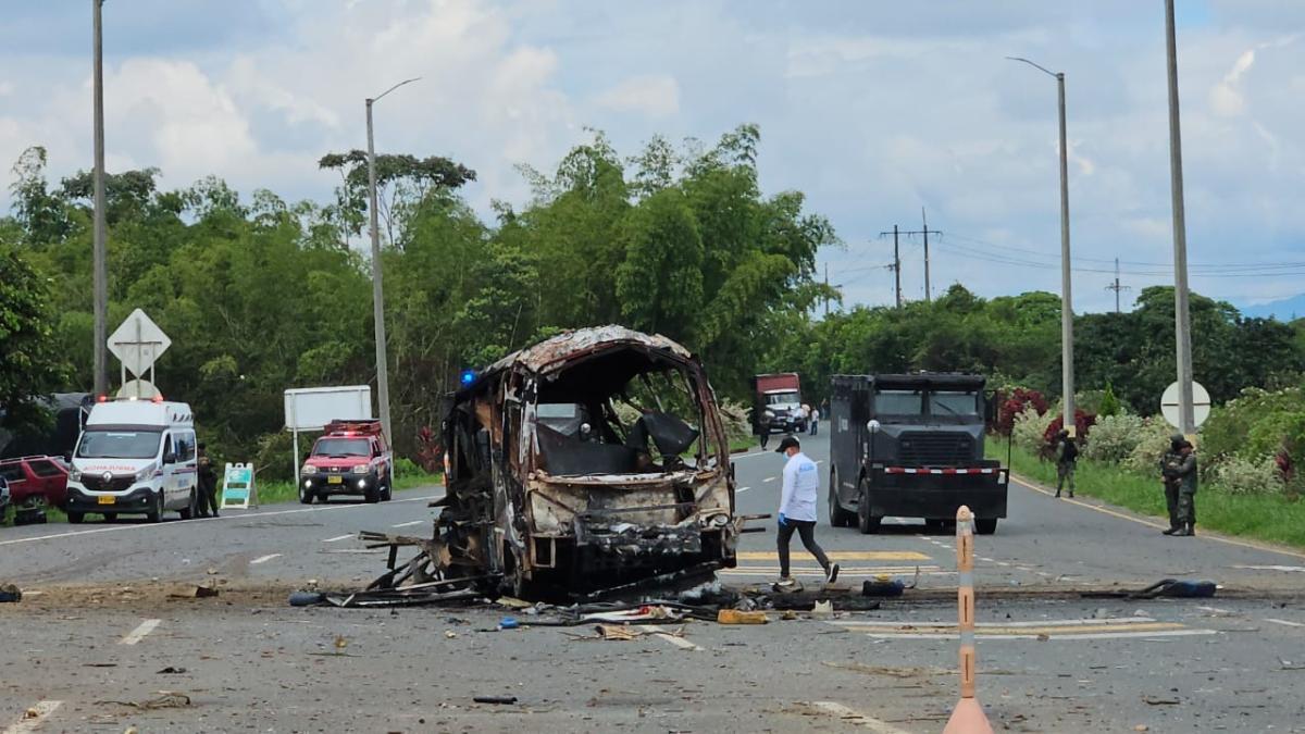 Dos explosiones en la carretera Pan American y Jamundí dejan cuatro muertos

 – Tinta clara