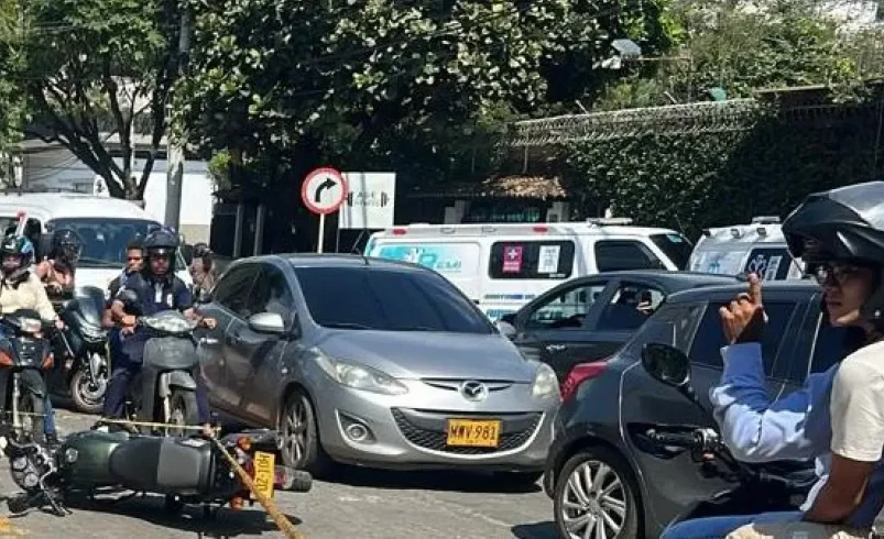 Un motociclista murió y dos heridos estaban

 – Tinta clara
