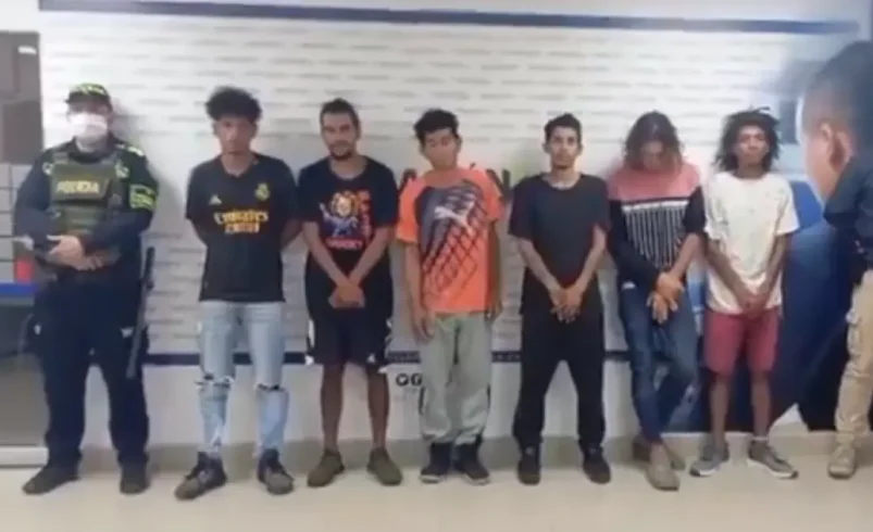 El alcalde de Bucaramanga envía un mensaje contundente después de la deportación de seis migrantes con un historial criminal extenso

 – Tinta clara