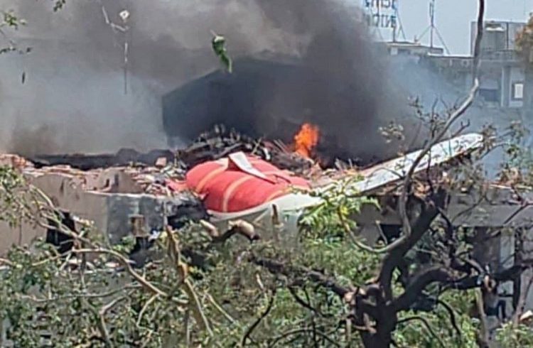 Tragedia aérea en India: Boeing 787-8 colapsó con 240 personas a bordo – 

 – Tinta clara