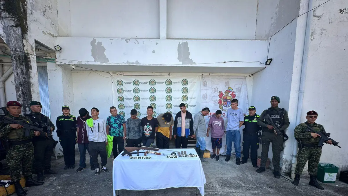 Capturan a diez personas que integrarían el grupo ‘Los Centinelas’, dedicado a la microtratación en Caicedonia

 – Tinta clara