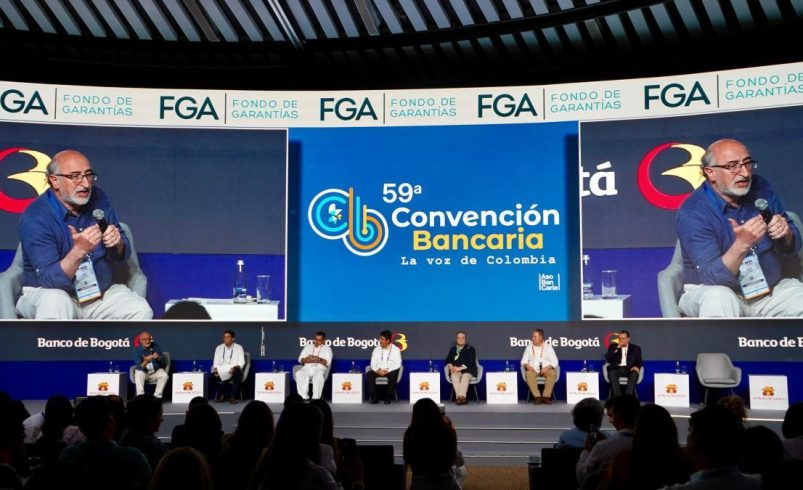 Chronicle of a heated forum in Cartagena between congressmen and Minister Armando Benedetti
 – Tinta clara