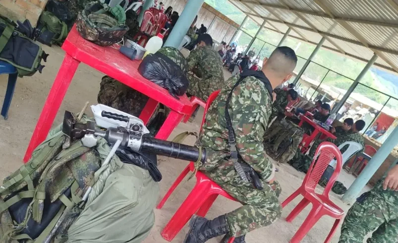 El presidente Petro y Armando Benedetti requieren la liberación de 57 militares que son secuestrados en Cauca

 – Tinta clara
