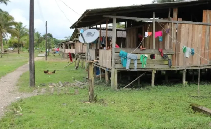 Este es el pueblo indígena a los que solo son alcanzados por los ríos en el valle que están confinados y rodeados de grupos armados

 – Tinta clara