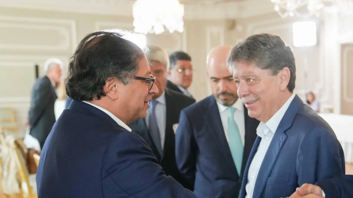 Bruce Mac Master hace que el presidente Petra lo seque ante la justicia si hay evidencia; ¿Qué acusa a eso?

 – Tinta clara