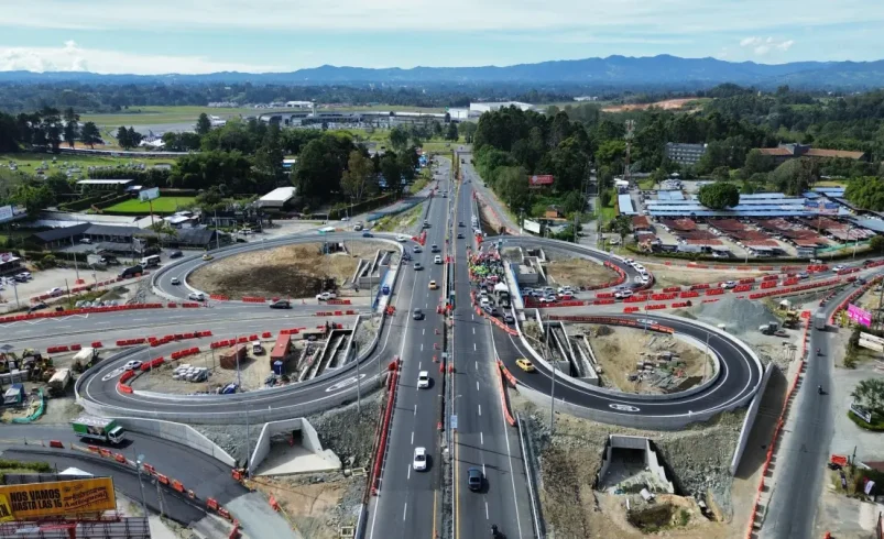 Pusieron en funcionamiento el intercambio de carreteras de Rionegro con 5 meses de anticipación

 – Tinta clara