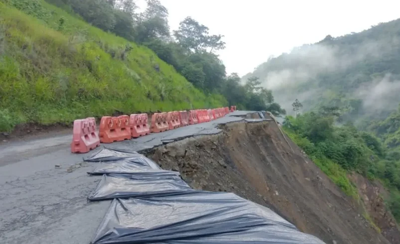 Esta es la solución para rehabilitar el camino entre Medellín y el eje de café.

 – Tinta clara