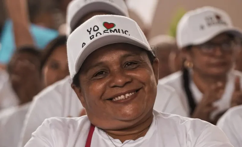 Cien mujeres de Córdoba recibieron títulos de 1.162 hectáreas de tierra en los municipios de Planeta Rica y Sahagúnn

 – Tinta clara