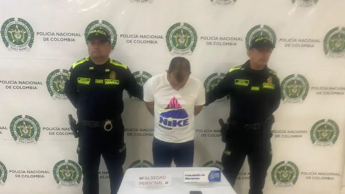 Así, ‘Jaime Nicolás’ cayó en Bucaramanga; Lo encontraron con una tarjeta falsa

 – Tinta clara