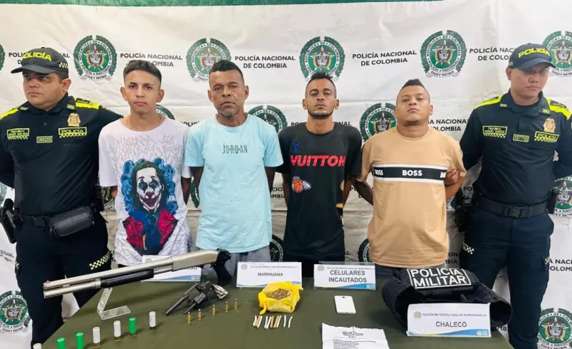 Capturan a cuatro presuntos miembros de ‘los Costaros’ en Rebolo: tenían armas, sustancias ilegales y folletos intimidantes

 – Tinta clara