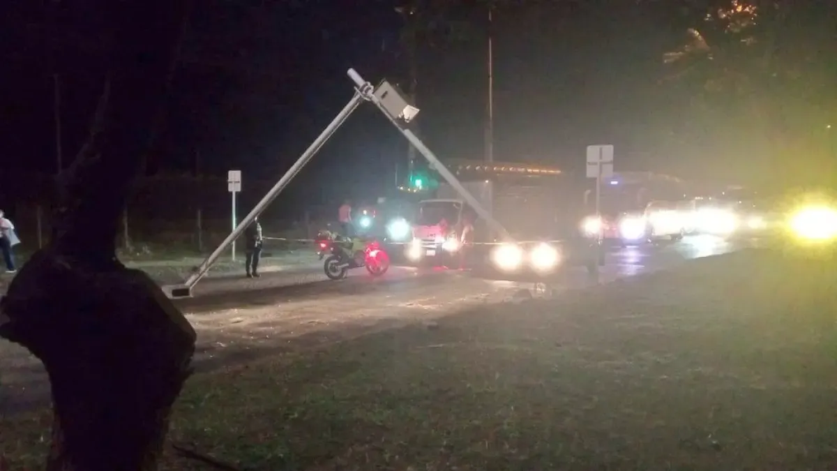 Dos artefactos explotan en el sur de Cali este miércoles 30 de julio; Una de las detonaciones llamó a dos cámaras fotomultas

 – Tinta clara