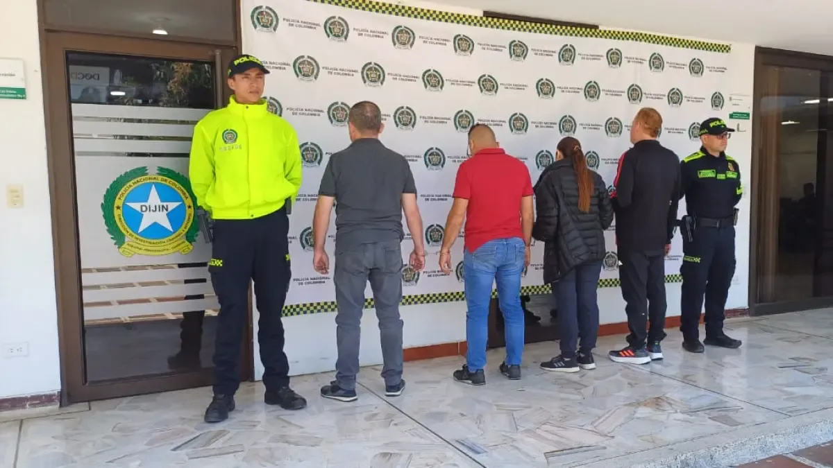 Crearon cinco compañías de fachadas de moda y calzado para evadir más de 126,000 millones de pesos en impuestos: cuatro personas fueron capturadas

 – Tinta clara
