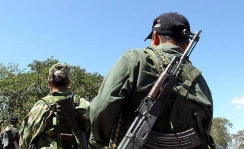 El artefacto explosivo lanzado contra la Casa del Líder Indígena mantiene una movilidad de la comunidad confinada y paralizada en el mar en Nariño

 – Tinta clara