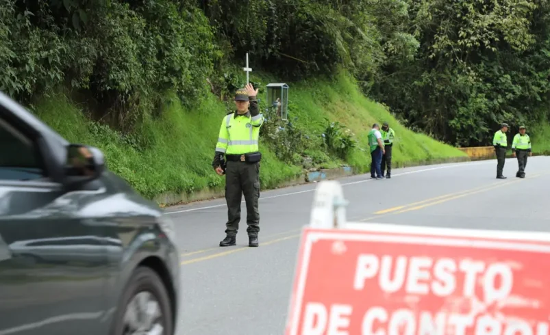 Fue liberado media hora nuevamente robando una motocicleta entre Caldas y Risaralda

 – Tinta clara