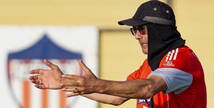 Junior gana, pero Alfredo Arias explota contra sus jugadores

 – Tinta clara