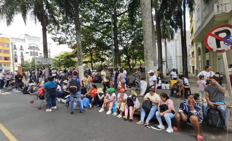 La Minga Cali fue tomada por vendedores ambulantes y callejeros marcharon por las calles principales

 – Tinta clara