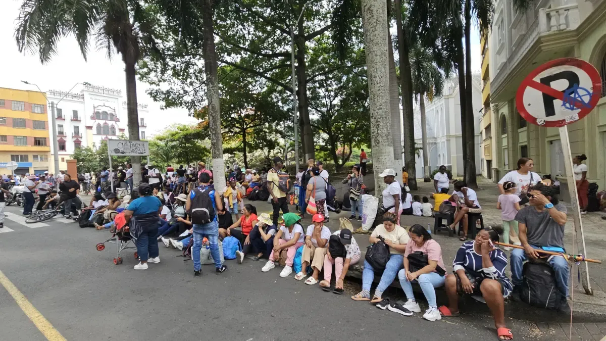La Minga Cali fue tomada por vendedores ambulantes y callejeros marcharon por las calles principales

 – Tinta clara