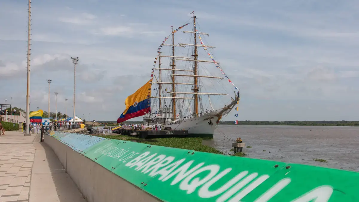 Grumete de la Armada Nacional Cayó al río Magdalena durante el alistamiento del arco «Gloria» en Barranquilla

 – Tinta clara