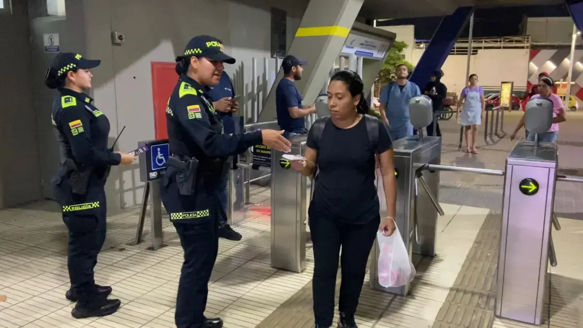 Barranquilla refuerza el transporte seguro para las mujeres después de casos de violencia; Purple Patrol fortalece los acompañamientos y rutas de atención

 – Tinta clara